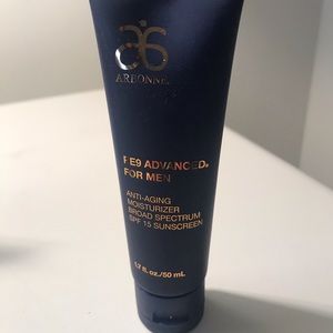 Arbonne RE9 Advanced anti-aging moisturizing cream